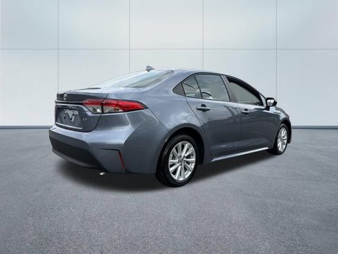 Used 2026 Toyota Corolla LE w/ LE Premium Package FWD image 5