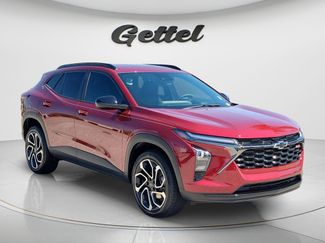 Used 2025 Chevrolet Trax RS w/ Driver Confidence Package video 2