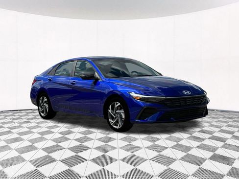 New 2025 Hyundai Elantra Sport image 17