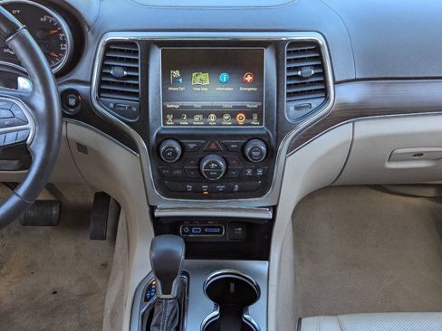 Used 2017 Jeep Grand Cherokee Overland AWD/4WD image 17