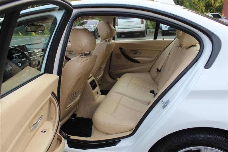 Used 2014 BMW 320i xDrive Sedan AWD/4WD image 22