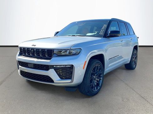New 2026 Jeep Grand Cherokee Summit AWD/4WD image 3