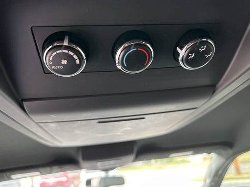 Used 2017 Dodge Grand Caravan GT FWD image 14