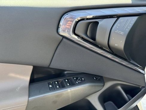 Used 2025 BMW X3 xDrive30i w/ Convenience Package image 11