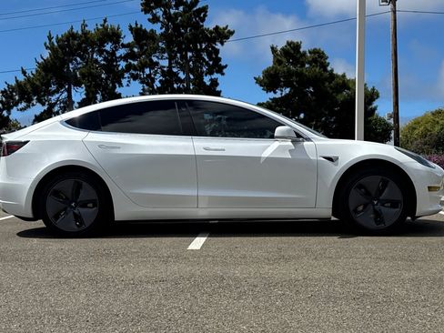 Used 2020 Tesla Model 3 Standard Range Plus RWD image 8