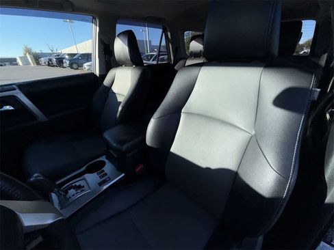 Used 2018 Toyota 4Runner SR5 Premium image 10