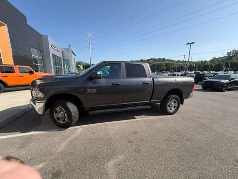 Used 2018 RAM 2500 Tradesman w/ Chrome Appearance Group AWD/4WD image 4