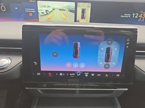 Used 2024 Lincoln Nautilus Reserve w/ Equipment Group 203A image 17