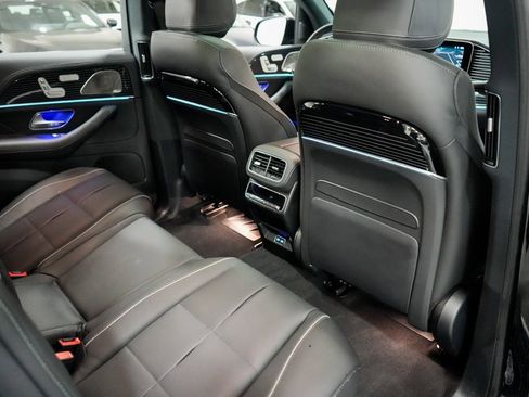 Used 2024 Mercedes-Benz GLS 580 4MATIC image 19