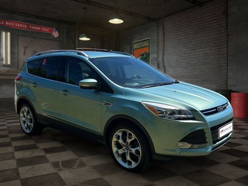 Used 2013 Ford Escape Titanium w/ Parking Technology Pkg AWD/4WD image 2