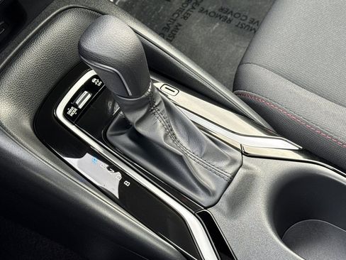 Used 2025 Toyota Corolla SE image 20