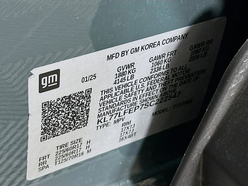 Used 2025 Chevrolet Trax LS image 12