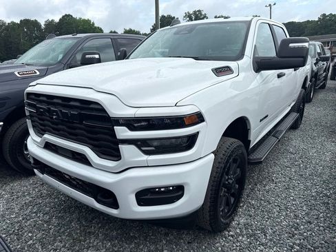 Used 2025 RAM 2500 Big Horn AWD/4WD image 1