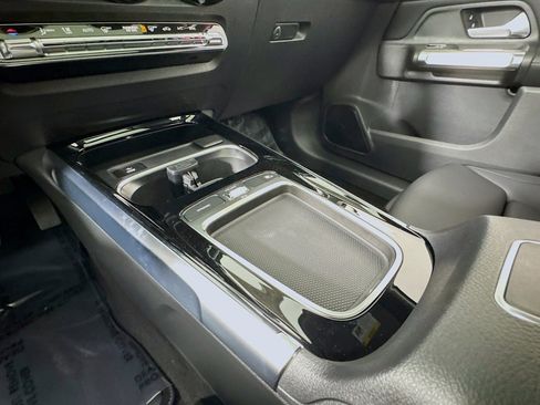 New 2026 Mercedes-Benz GLB 250 image 5