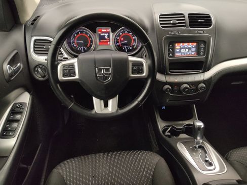 Used 2020 Dodge Journey SE w/ SE Popular Equipment Group FWD image 22