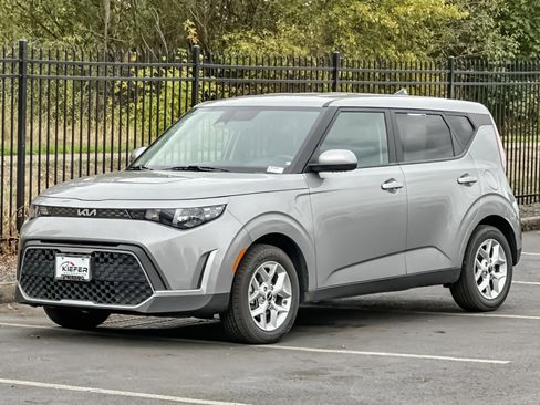 Used 2023 Kia Soul LX w/ Option Group 015 image 8