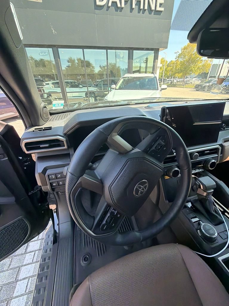 Used 2025 Toyota 4Runner Limited AWD/4WD image 25