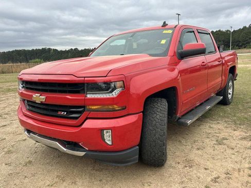 Used 2018 Chevrolet Silverado 1500 LT w/ All Star Edition image 3