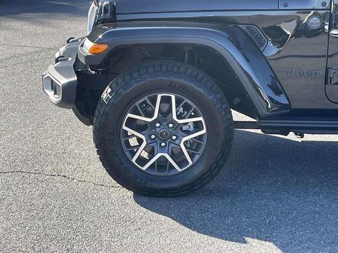 New 2025 Jeep Wrangler Unlimited Sahara w/ Technology Group AWD/4WD image 10
