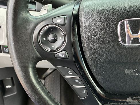 Used 2016 Honda Pilot Touring image 19