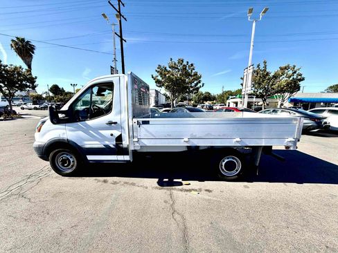 Used 2018 Ford Transit 250 138 RWD image 2