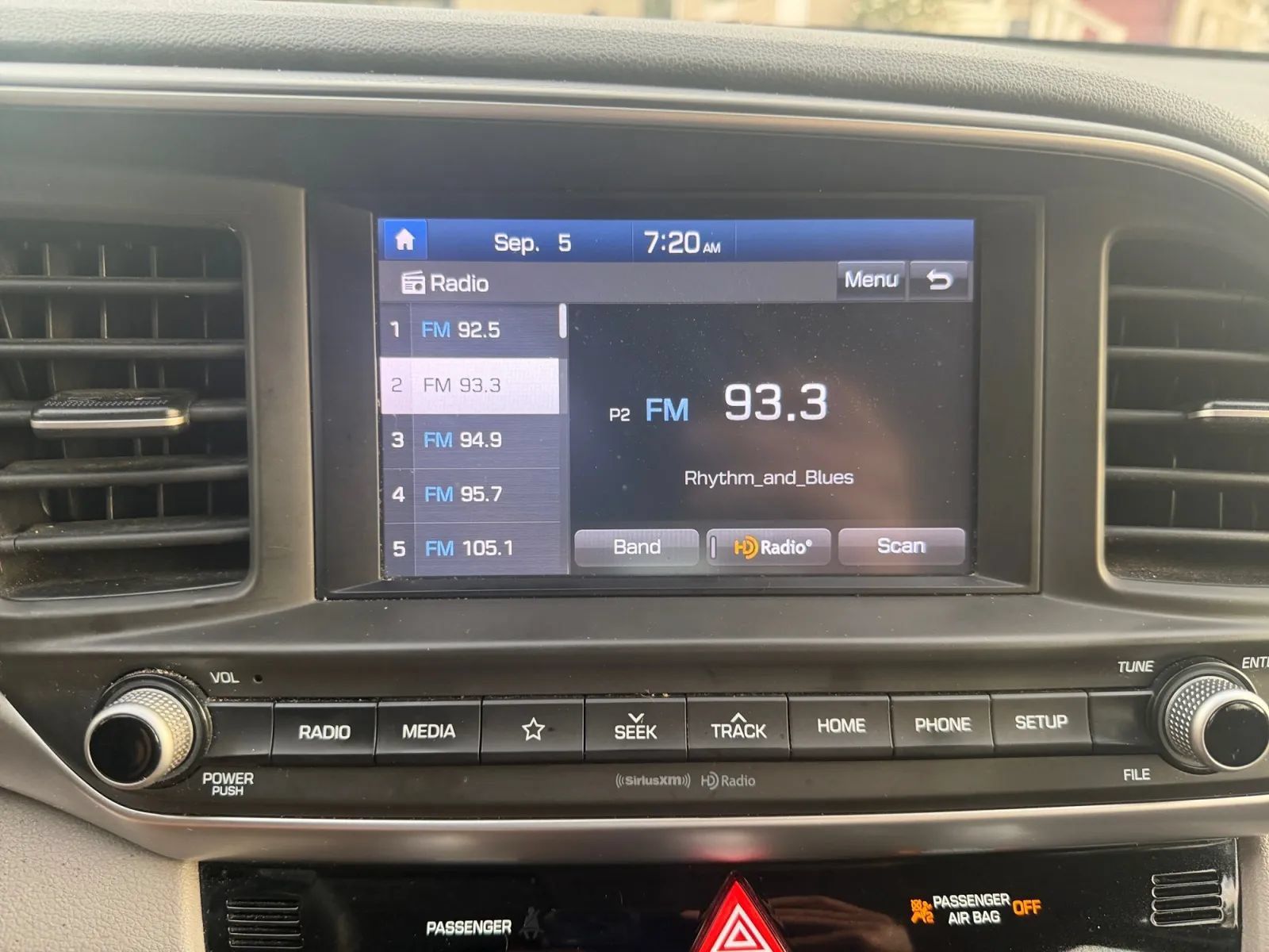 Used 2020 Hyundai Elantra SEL FWD image 23