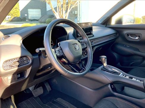 Used 2024 Honda HR-V Sport image 17