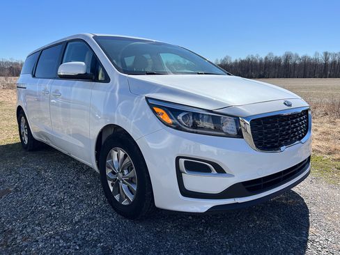 Used 2020 Kia Sedona LX image 8