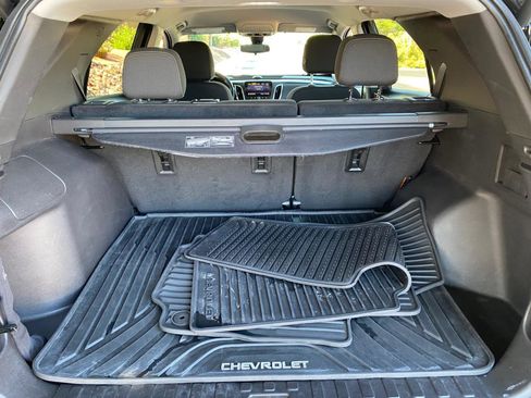 Used 2024 Chevrolet Equinox LT FWD image 9