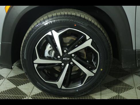 Used 2023 Chevrolet TrailBlazer RS AWD/4WD image 11