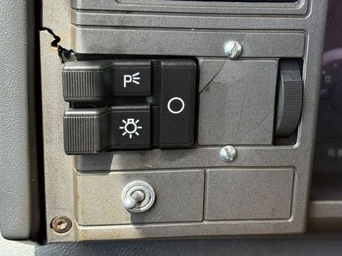 Used 1989 GMC Sierra 1500 4x4 Regular Cab image 22