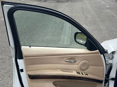 Used 2010 BMW 328i xDrive 328i xDrive Sedan 4D image 13