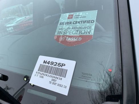 Used 2018 Toyota Tacoma TRD Sport image 37