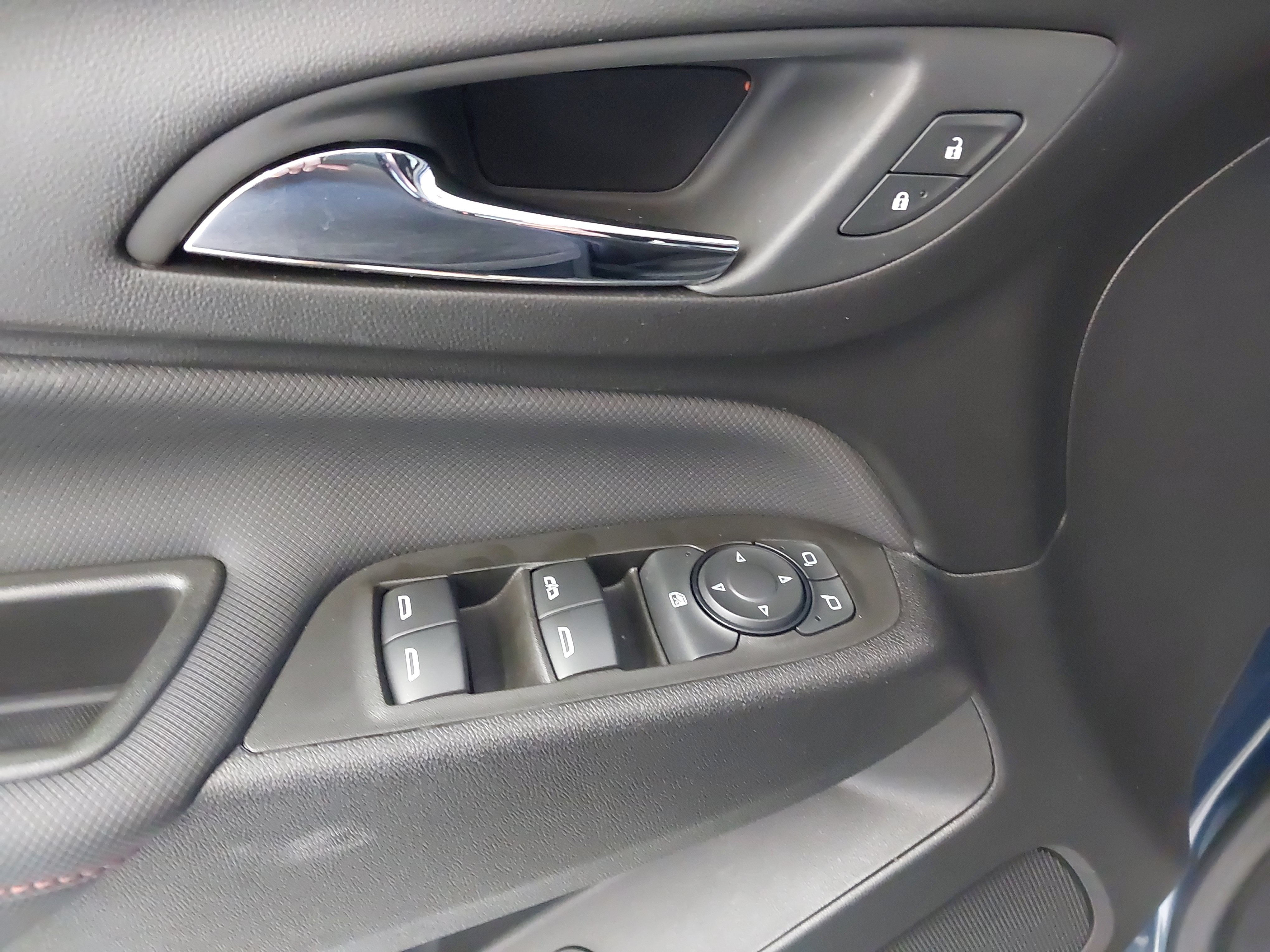 Certified 2024 Chevrolet Equinox RS FWD image 26