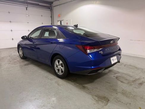 Used 2021 Hyundai Elantra SE image 4