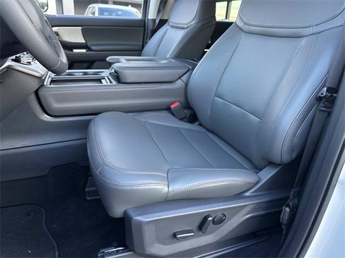 New 2025 Ford Expedition Active image 22