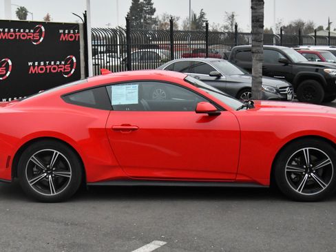 Used 2024 Ford Mustang Premium image 9