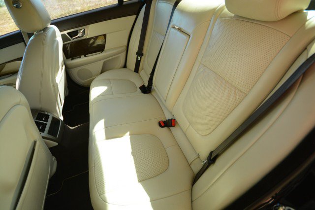 Used 2010 Jaguar XF Supercharged RWD image 27