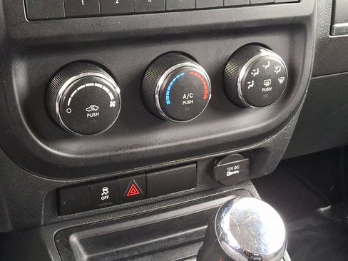 Used 2015 Jeep Patriot Sport w/ Power Value Group image 15