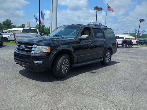 Used 2017 Ford Expedition XLT w/ Equipment Group 202A AWD/4WD image 5
