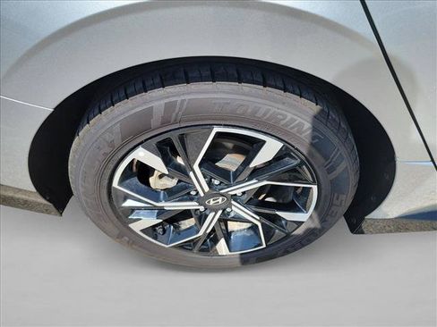 Used 2025 Hyundai Sonata SEL FWD image 11