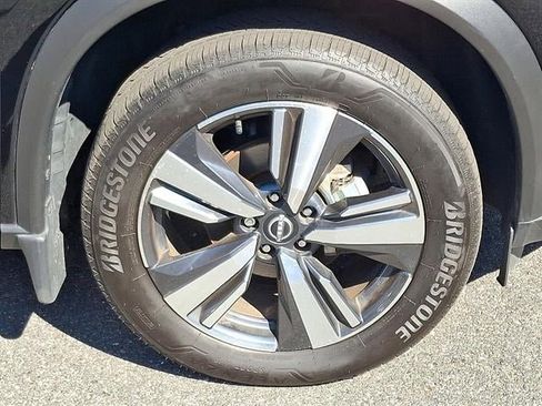 Used 2023 Nissan Rogue SL w/ SL Premium Package image 8