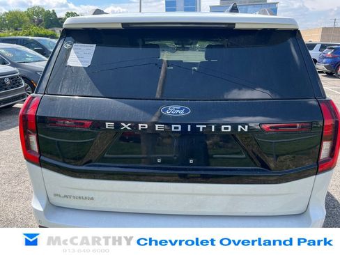 Used 2025 Ford Expedition Platinum AWD/4WD image 4