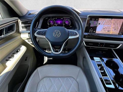 Used 2024 Volkswagen Atlas SEL Premium R-Line image 7