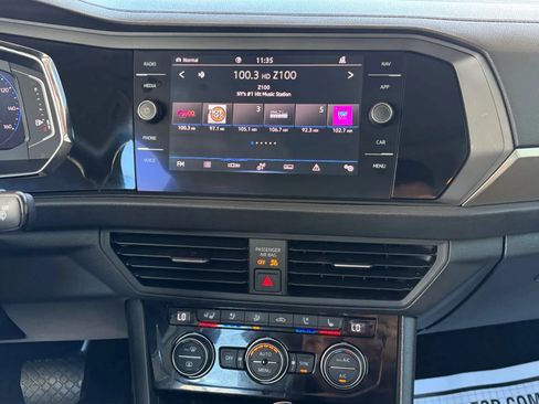 Used 2021 Volkswagen Jetta SEL Premium FWD image 23