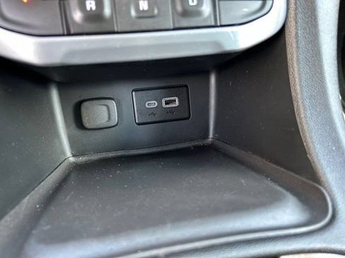 Used 2021 GMC Acadia SLE w/ Driver Convenience Package AWD/4WD image 31