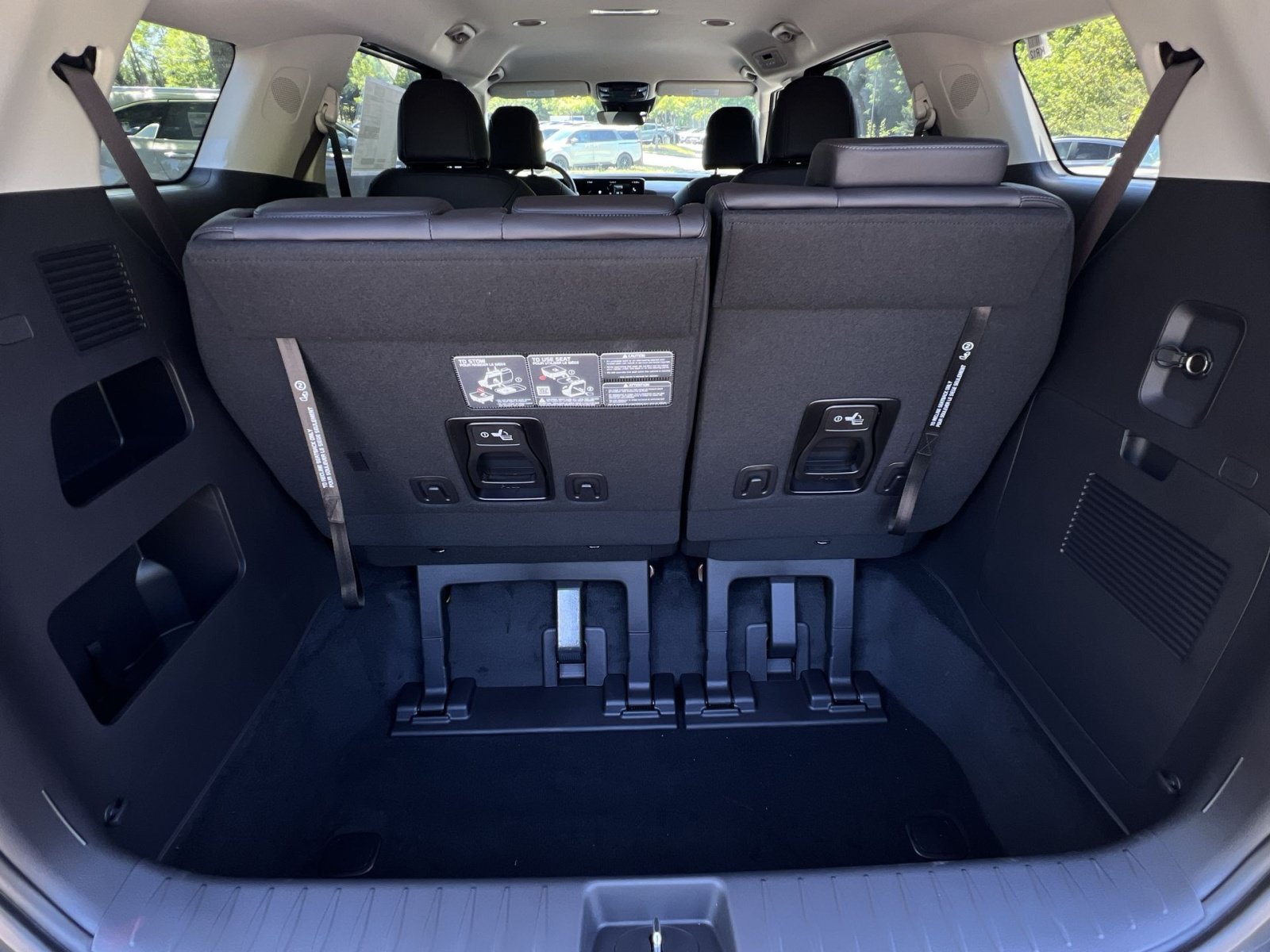 New 2026 Kia Carnival FWD image 44