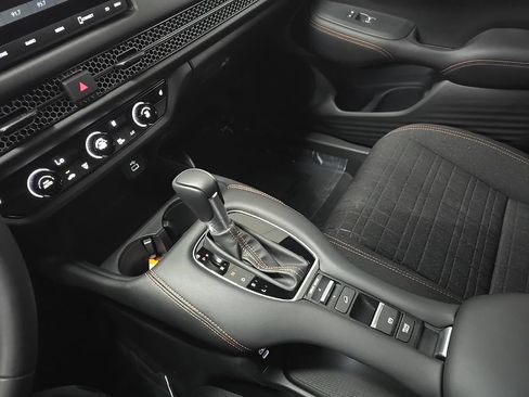 Certified 2024 Honda HR-V Sport image 28