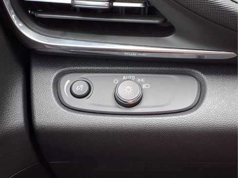 Used 2025 Buick Envista Preferred FWD image 12
