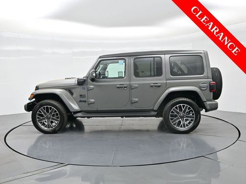 Used 2022 Jeep Wrangler Unlimited Sahara image 10